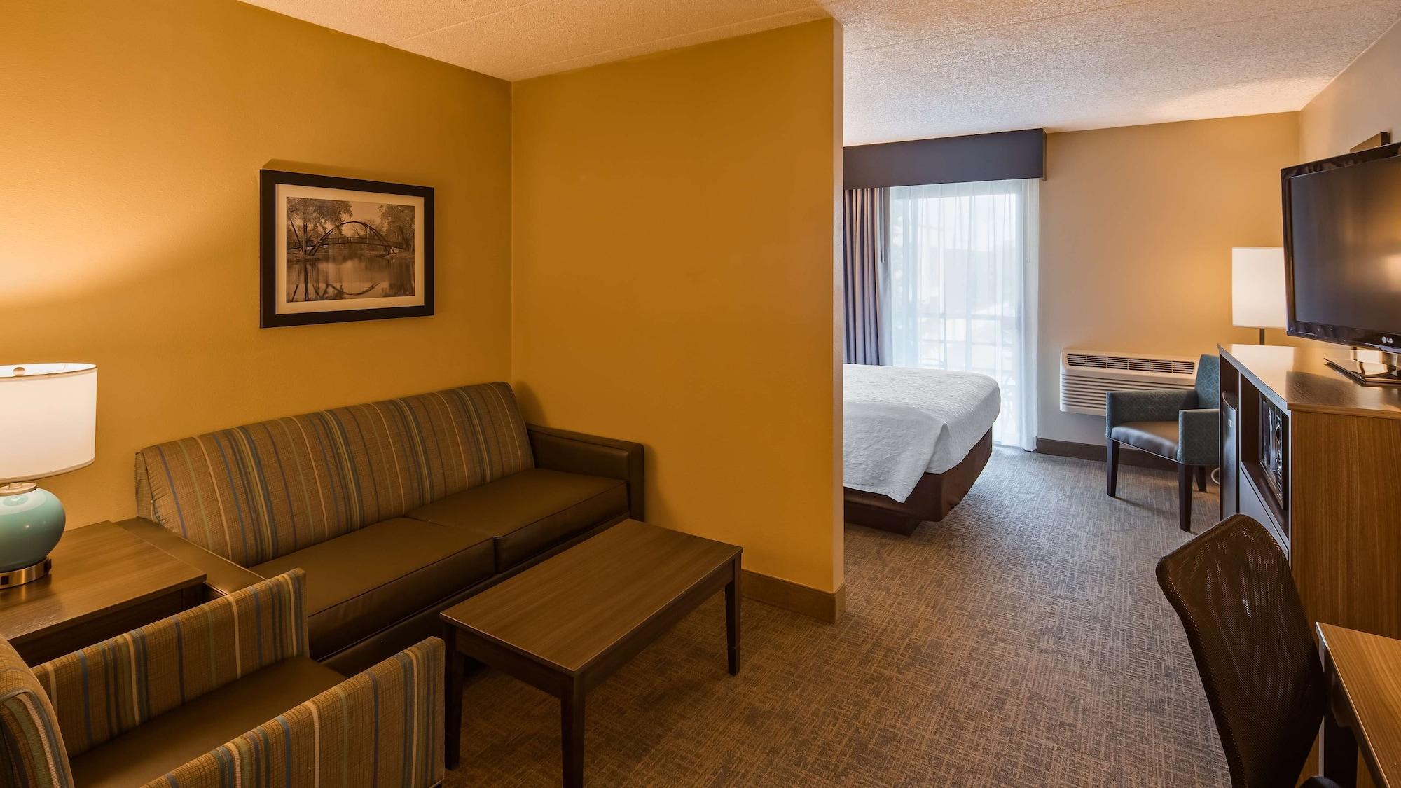 Western East Towne Hotel 3*