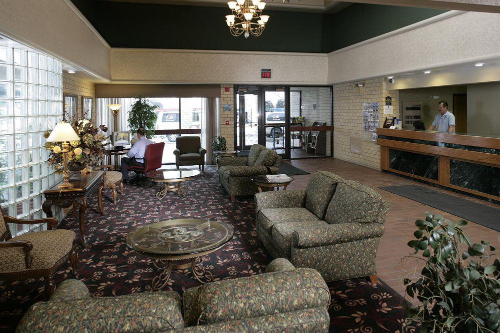 Western East Towne Hotel 3*